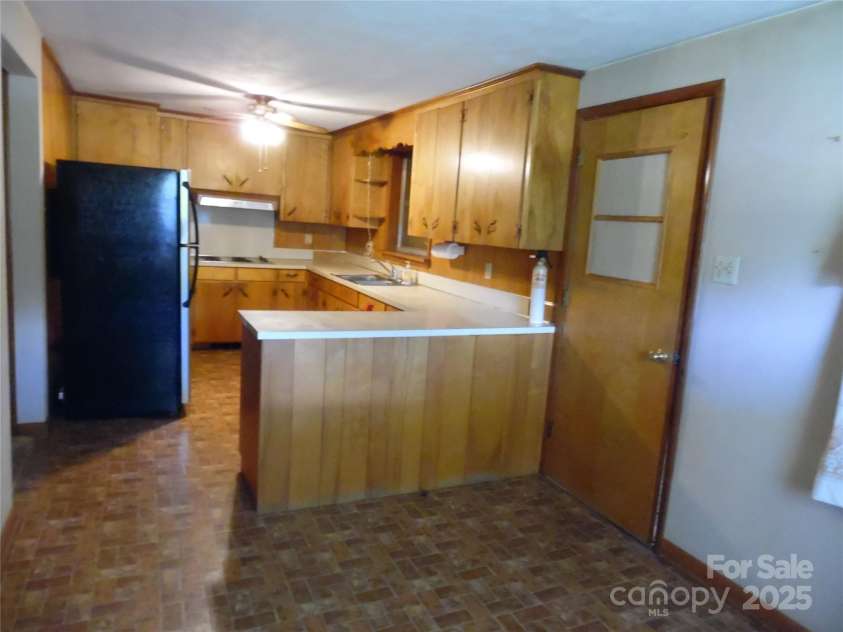 2014 31st Avenue Avenue, Hickory, NC 28601.  MLS# CAR4296276, YatesRealty ID 34797. 