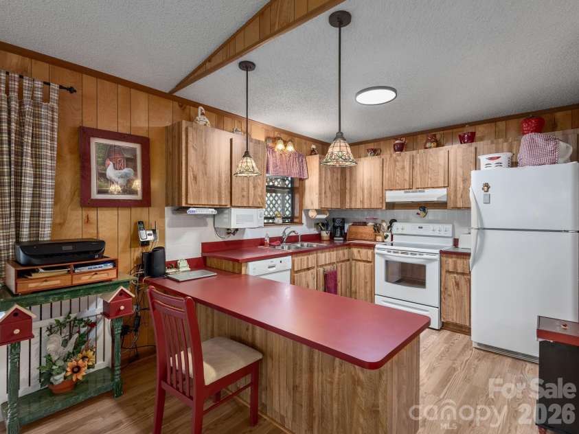 85 Hillcrest Road, Maggie Valley, NC 28751.  MLS# CAR4398750, YatesRealty ID 34797. 