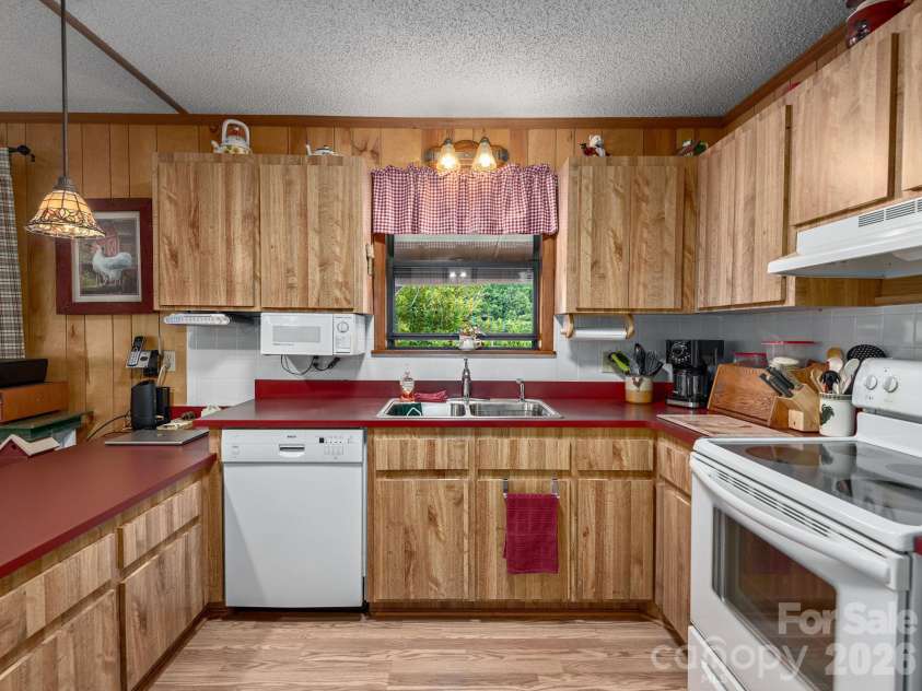 85 Hillcrest Road, Maggie Valley, NC 28751.  MLS# CAR4398750, YatesRealty ID 34797. 