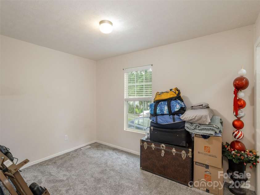 15 Starling Way, Hendersonville, NC 28792.  MLS# CAR4289401, YatesRealty ID 34799. 