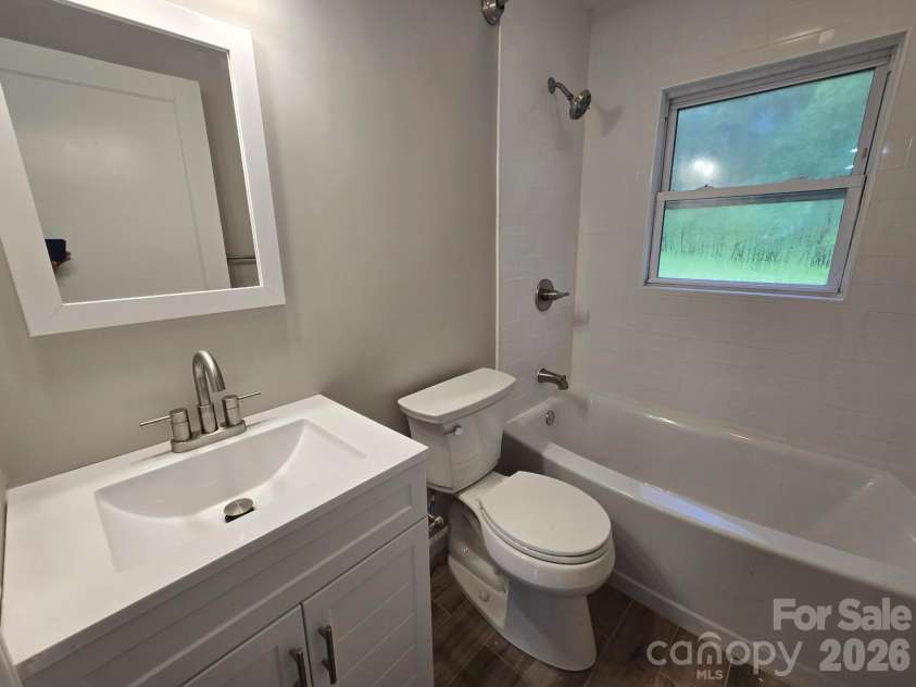 61 Wright Lane, Brevard, NC 28712.  MLS# CAR4400162, YatesRealty ID 34799. 