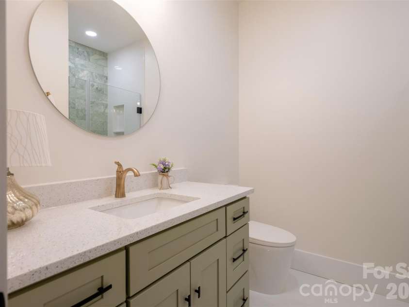 150 Driftwood Drive, Mooresville, NC 28117.  MLS# CAR4347093, YatesRealty ID 3480. Bathroom 4