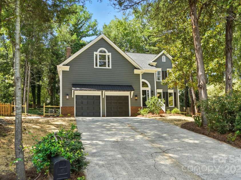2902 Notchview Court, Charlotte, NC 28210.  MLS# CAR4296816, YatesRealty ID 34800. 