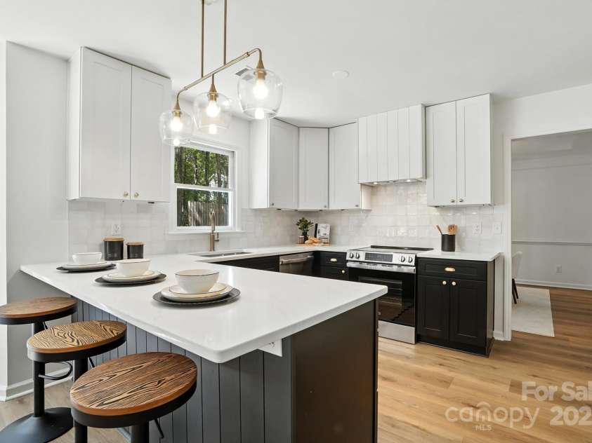 2902 Notchview Court, Charlotte, NC 28210.  MLS# CAR4296816, YatesRealty ID 34800. 