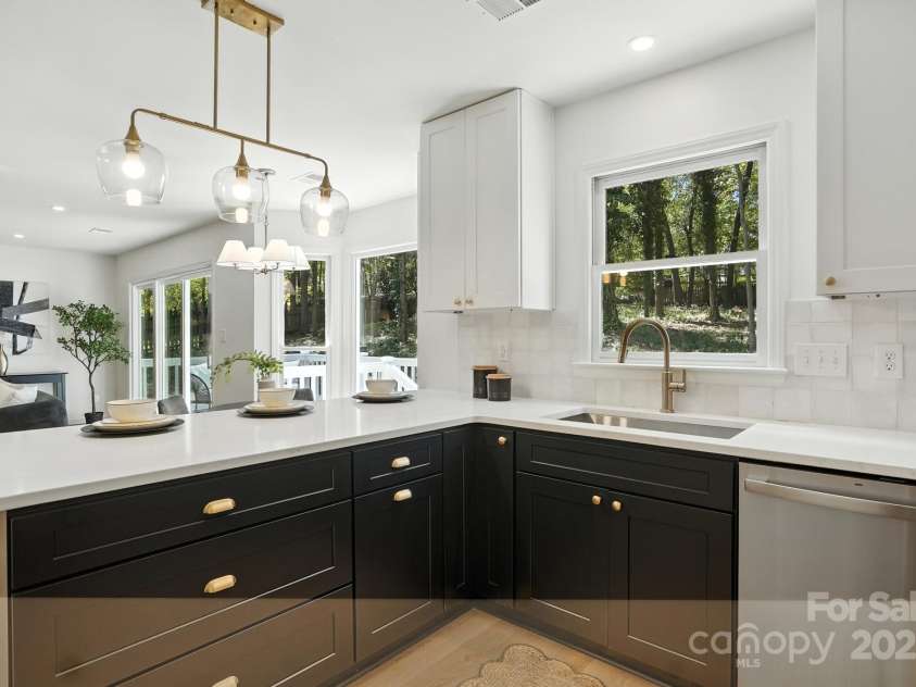 2902 Notchview Court, Charlotte, NC 28210.  MLS# CAR4296816, YatesRealty ID 34800. 