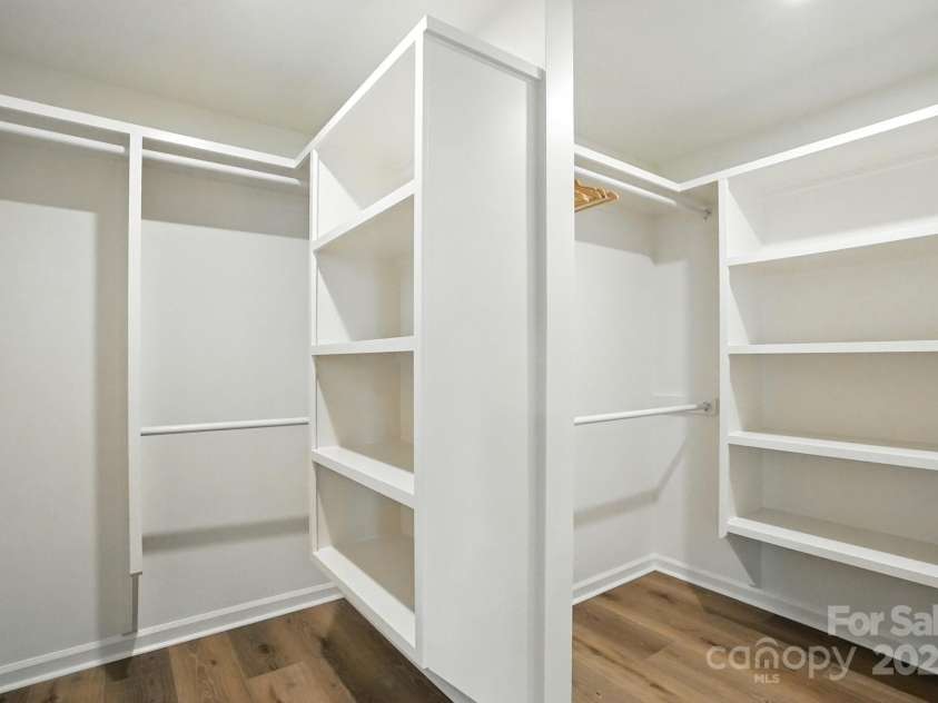 2902 Notchview Court, Charlotte, NC 28210.  MLS# CAR4296816, YatesRealty ID 34800. 