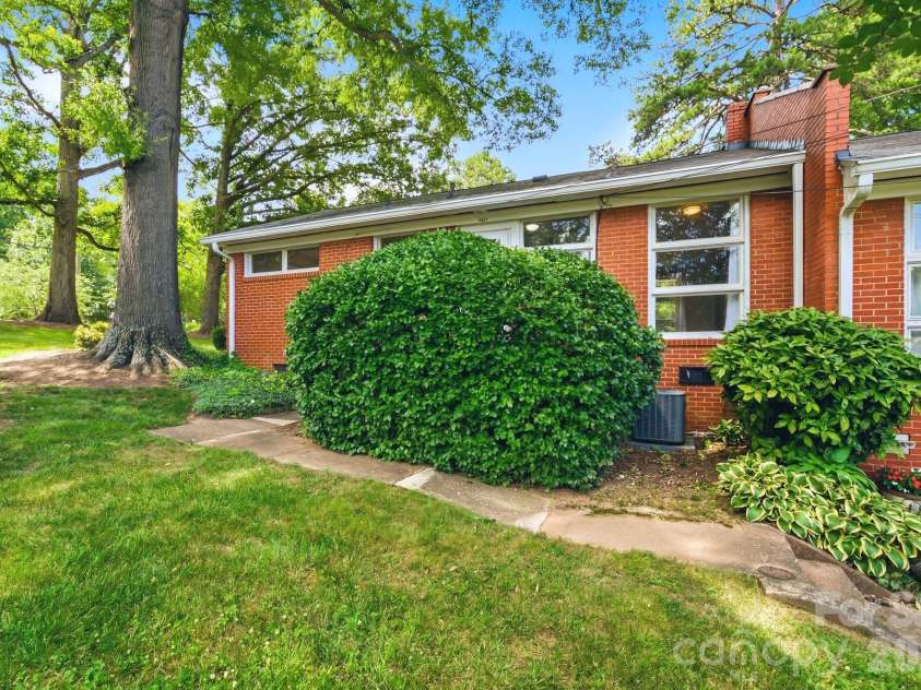 4227 Cheltenham Road, Charlotte, NC 28211.  MLS# CAR4391959, YatesRealty ID 34800. 