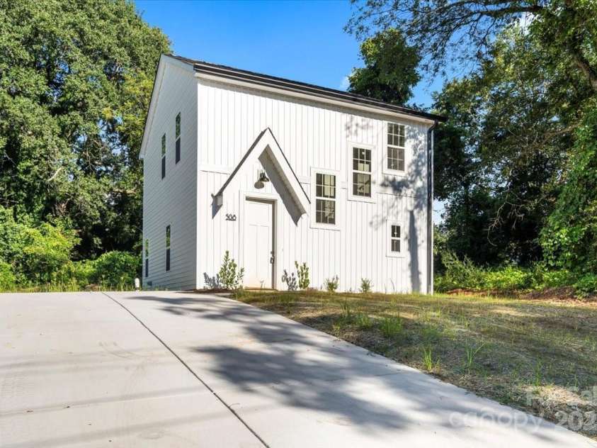 508 Oakland Street, Gastonia, NC 28052.  MLS# CAR4295668, YatesRealty ID 34801. 