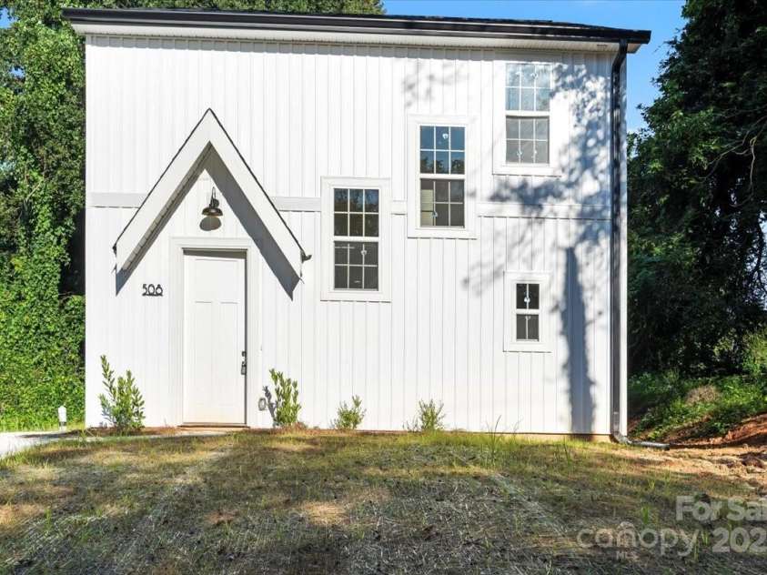 508 Oakland Street, Gastonia, NC 28052.  MLS# CAR4295668, YatesRealty ID 34801. 