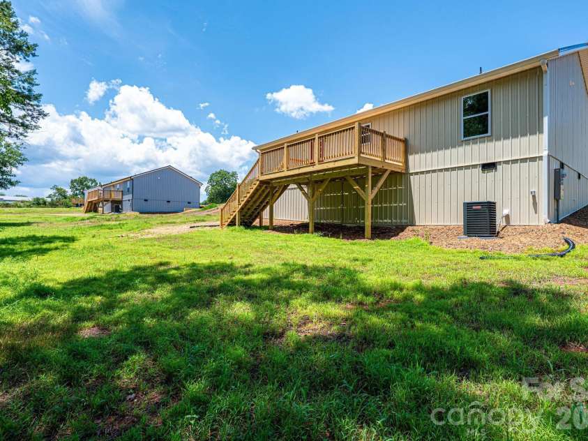 2033 Bailey Drive, Hickory, NC 28601.  MLS# CAR4393878, YatesRealty ID 34803. 