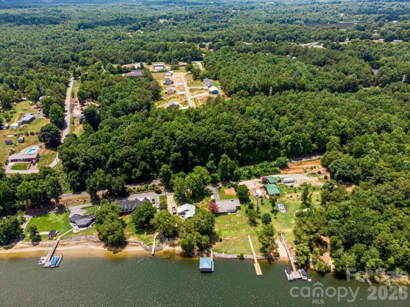 2033 Bailey Drive, Hickory, NC 28601.  MLS# CAR4393878, YatesRealty ID 34803. 