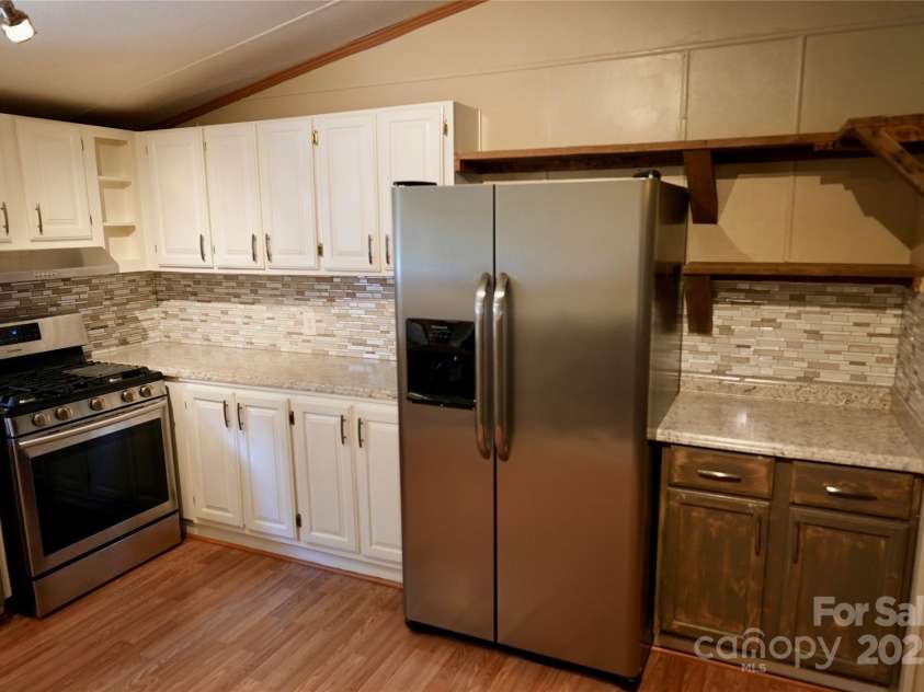 320 Pacer Trail, Canton, NC 28716.  MLS# CAR4296677, YatesRealty ID 34803. 