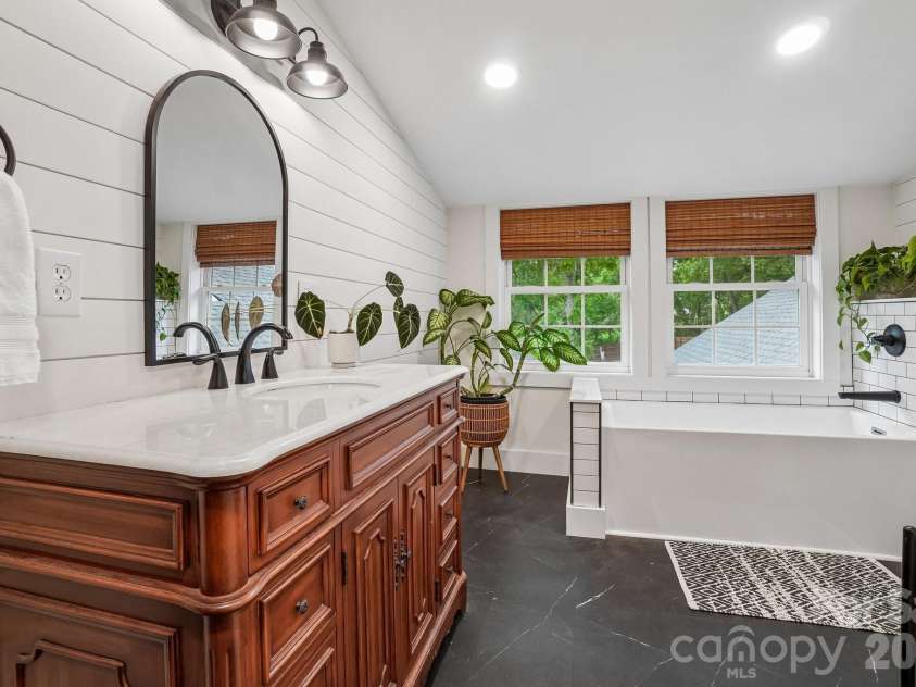 111 Bennett Street, Burnsville, NC 28714.  MLS# CAR4390784, YatesRealty ID 34804. 