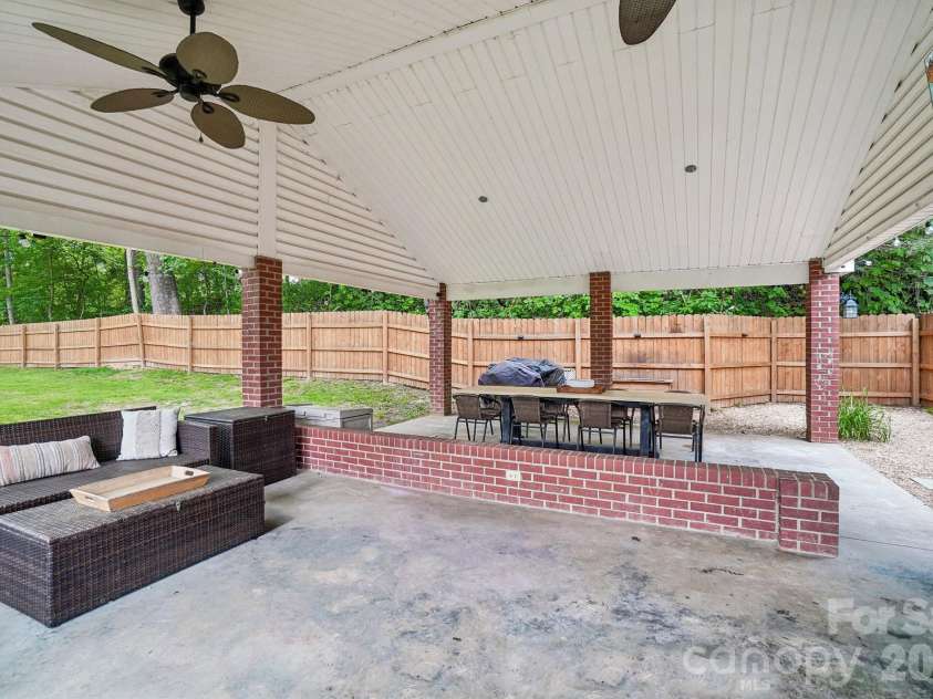 111 Bennett Street, Burnsville, NC 28714.  MLS# CAR4390784, YatesRealty ID 34804. 