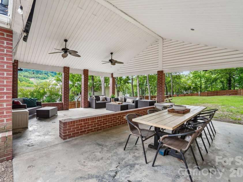 111 Bennett Street, Burnsville, NC 28714.  MLS# CAR4390784, YatesRealty ID 34804. 