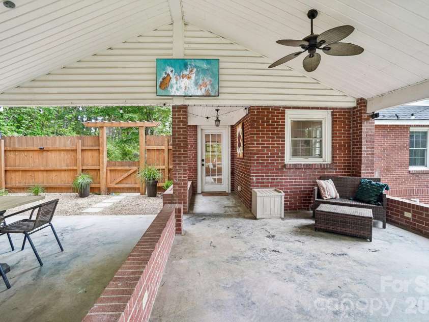 111 Bennett Street, Burnsville, NC 28714.  MLS# CAR4390784, YatesRealty ID 34804. 