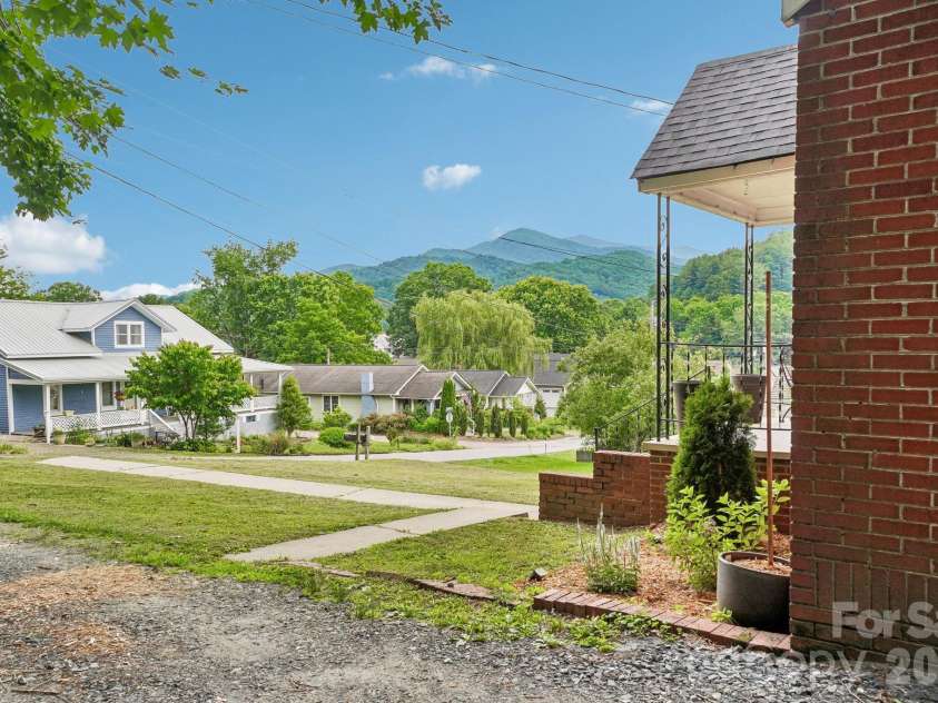 111 Bennett Street, Burnsville, NC 28714.  MLS# CAR4390784, YatesRealty ID 34804. 