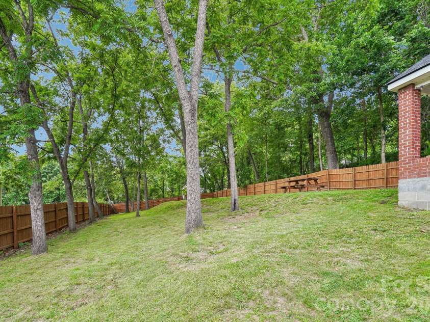 111 Bennett Street, Burnsville, NC 28714.  MLS# CAR4390784, YatesRealty ID 34804. 
