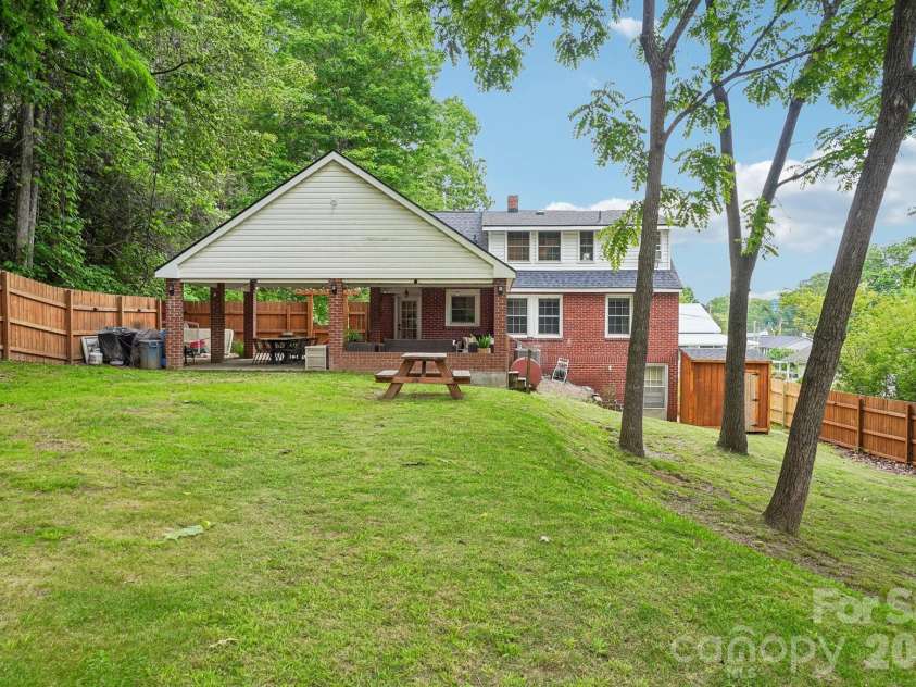 111 Bennett Street, Burnsville, NC 28714.  MLS# CAR4390784, YatesRealty ID 34804. 