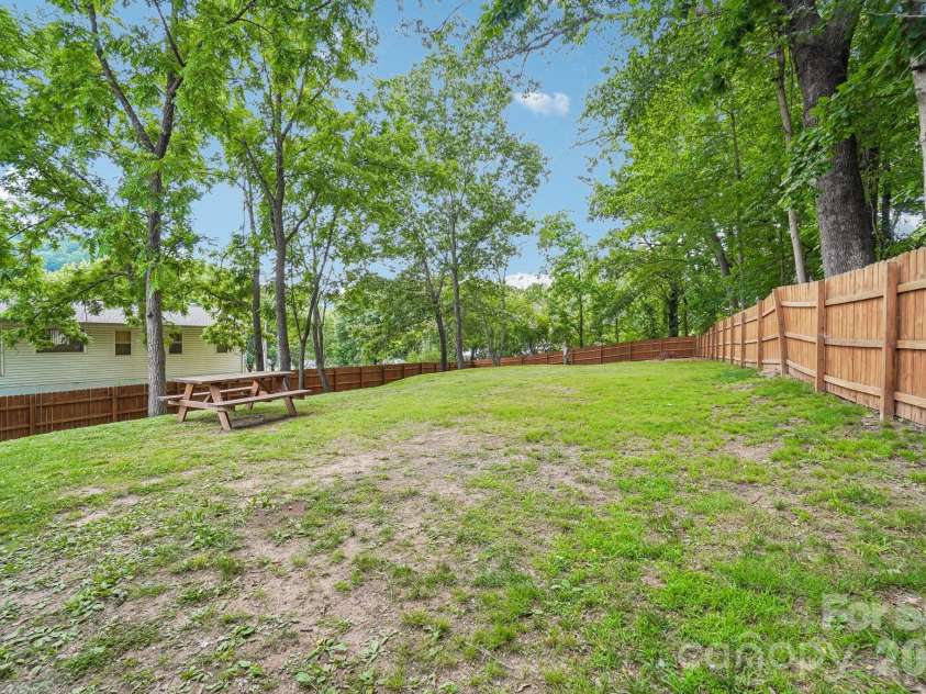 111 Bennett Street, Burnsville, NC 28714.  MLS# CAR4390784, YatesRealty ID 34804. 