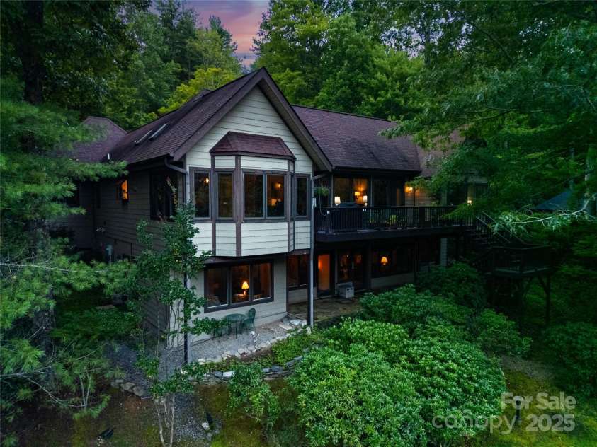 174 Echota Lane, Brevard, NC 28712.  MLS# CAR4291447, YatesRealty ID 34805. 