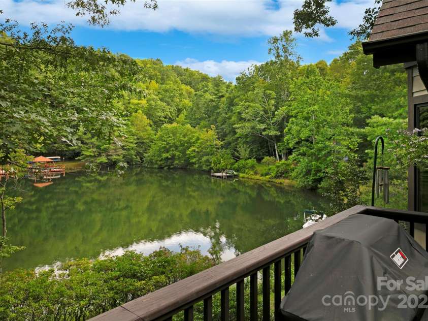 174 Echota Lane, Brevard, NC 28712.  MLS# CAR4291447, YatesRealty ID 34805. 