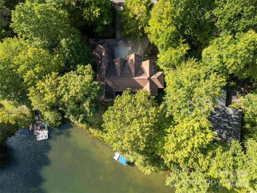 174 Echota Lane, Brevard, NC 28712.  MLS# CAR4291447, YatesRealty ID 34805. 