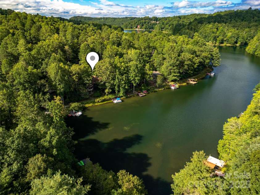 174 Echota Lane, Brevard, NC 28712.  MLS# CAR4291447, YatesRealty ID 34805. 