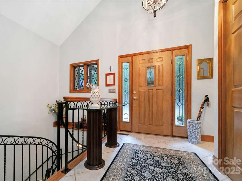 174 Echota Lane, Brevard, NC 28712.  MLS# CAR4291447, YatesRealty ID 34805. 