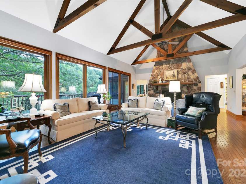 174 Echota Lane, Brevard, NC 28712.  MLS# CAR4291447, YatesRealty ID 34805. 