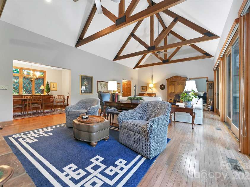 174 Echota Lane, Brevard, NC 28712.  MLS# CAR4291447, YatesRealty ID 34805. 