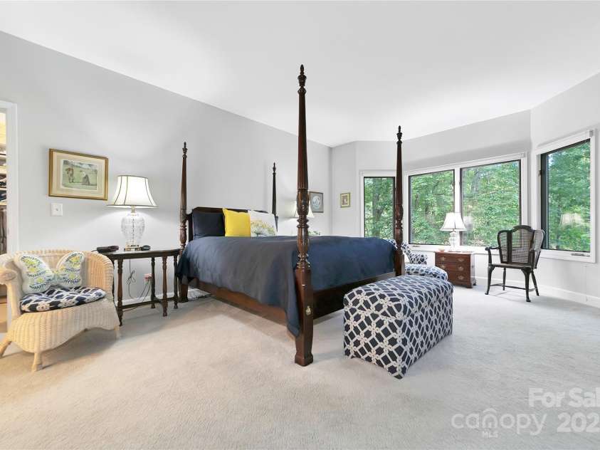 174 Echota Lane, Brevard, NC 28712.  MLS# CAR4291447, YatesRealty ID 34805. 