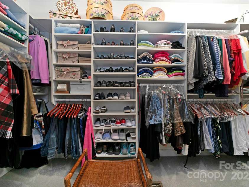 174 Echota Lane, Brevard, NC 28712.  MLS# CAR4291447, YatesRealty ID 34805. 