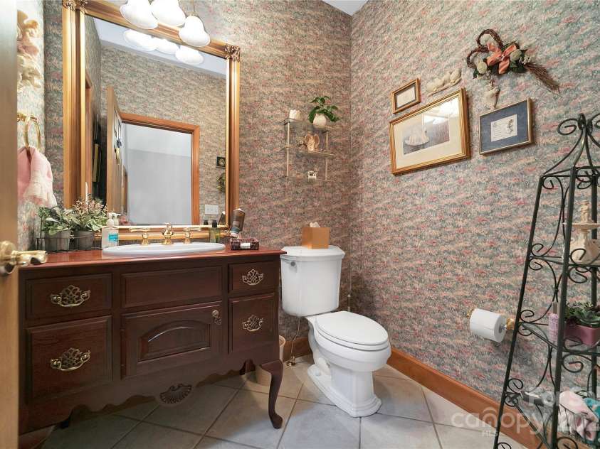 174 Echota Lane, Brevard, NC 28712.  MLS# CAR4291447, YatesRealty ID 34805. 