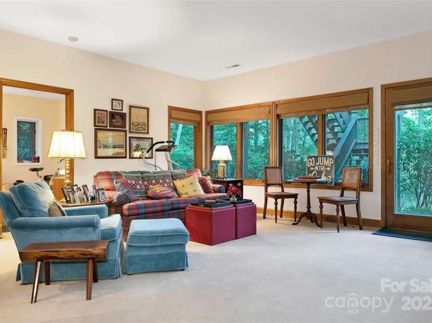 174 Echota Lane, Brevard, NC 28712.  MLS# CAR4291447, YatesRealty ID 34805. 