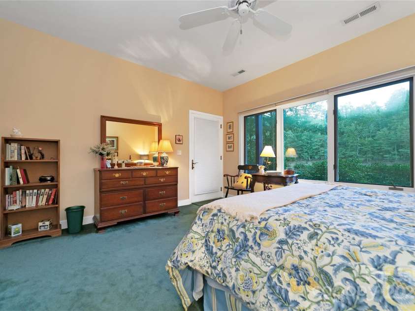 174 Echota Lane, Brevard, NC 28712.  MLS# CAR4291447, YatesRealty ID 34805. 