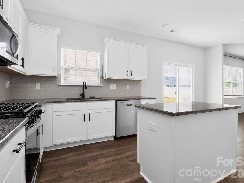 9203 Mackinaw Drive, Gastonia, NC 28056.  MLS# CAR4399994, YatesRealty ID 34806. 