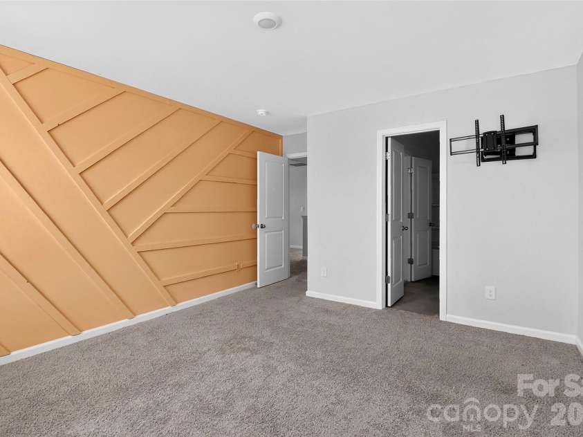 9203 Mackinaw Drive, Gastonia, NC 28056.  MLS# CAR4399994, YatesRealty ID 34806. 