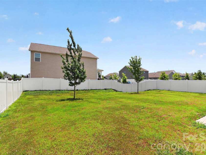 9203 Mackinaw Drive, Gastonia, NC 28056.  MLS# CAR4399994, YatesRealty ID 34806. 