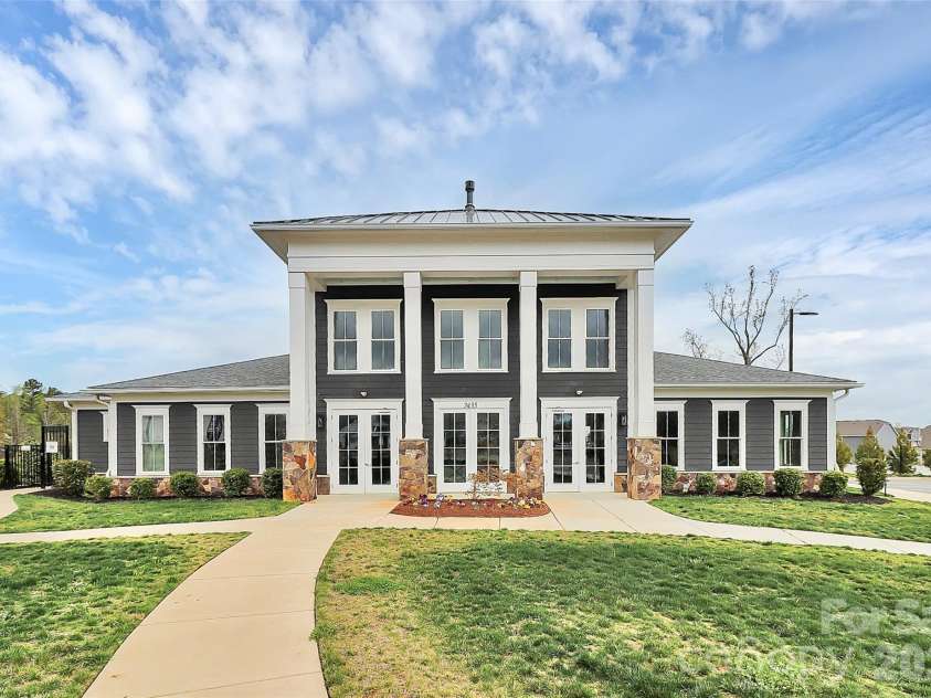 9203 Mackinaw Drive, Gastonia, NC 28056.  MLS# CAR4399994, YatesRealty ID 34806. 