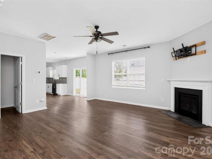 9203 Mackinaw Drive, Gastonia, NC 28056.  MLS# CAR4399994, YatesRealty ID 34806. 