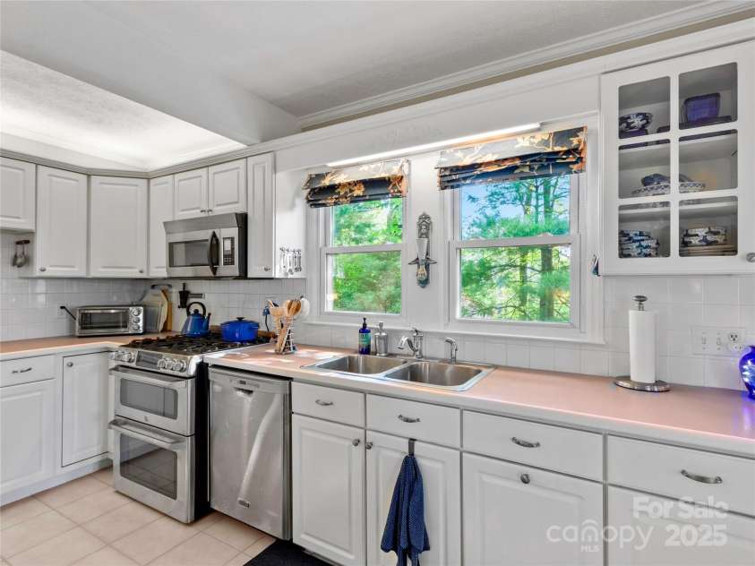 173 Laurel Lane, Marion, NC 28752.  MLS# CAR4290550, YatesRealty ID 34808. 