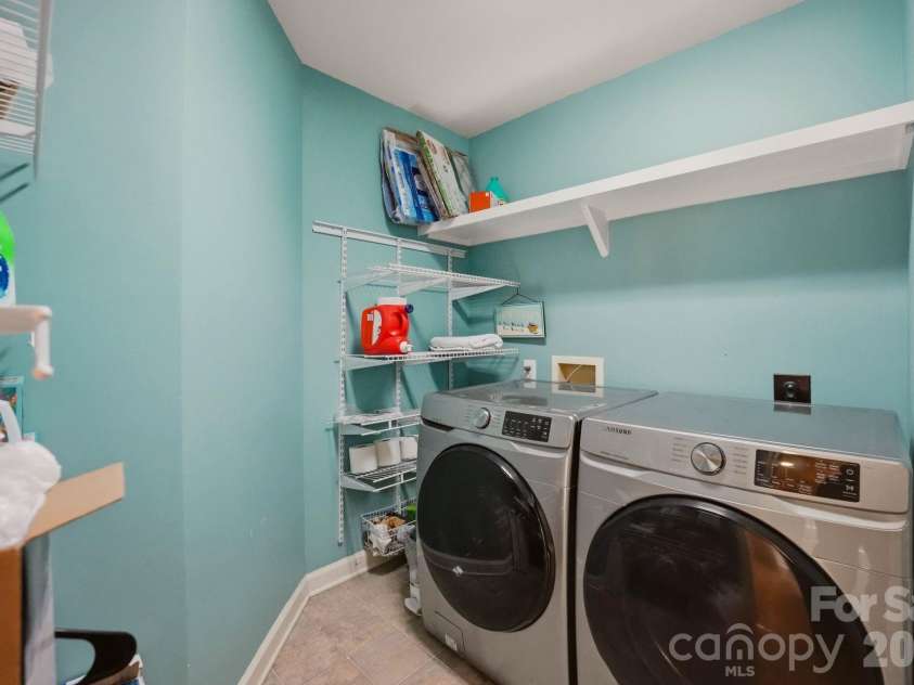 22012 Preswick Drive, Fort Mill, SC 29707.  MLS# CAR4396057, YatesRealty ID 34809. Laundry room