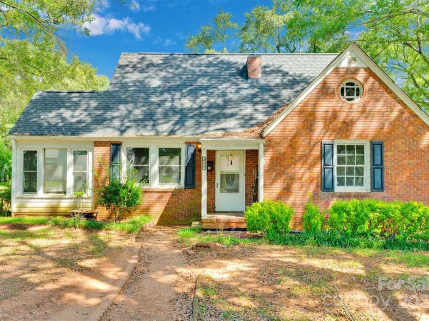 409 Gold Street, Shelby, NC 28150.  MLS# CAR4295460, YatesRealty ID 3481. 409 Gold St