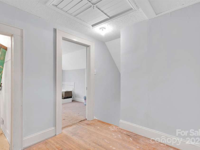 409 Gold Street, Shelby, NC 28150.  MLS# CAR4295460, YatesRealty ID 3481. 