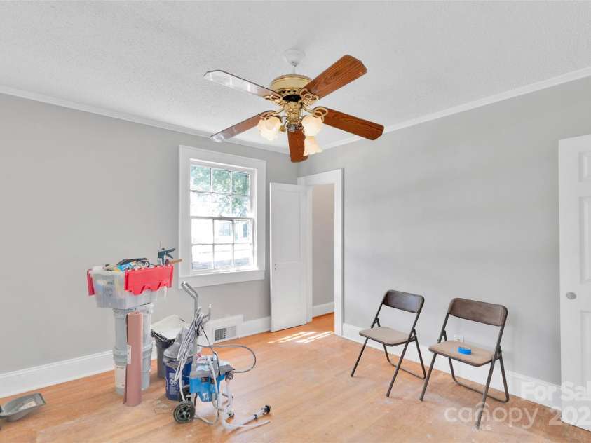 409 Gold Street, Shelby, NC 28150.  MLS# CAR4295460, YatesRealty ID 3481. 