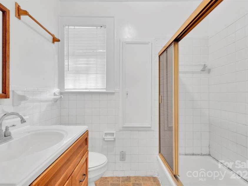 409 Gold Street, Shelby, NC 28150.  MLS# CAR4295460, YatesRealty ID 3481. 