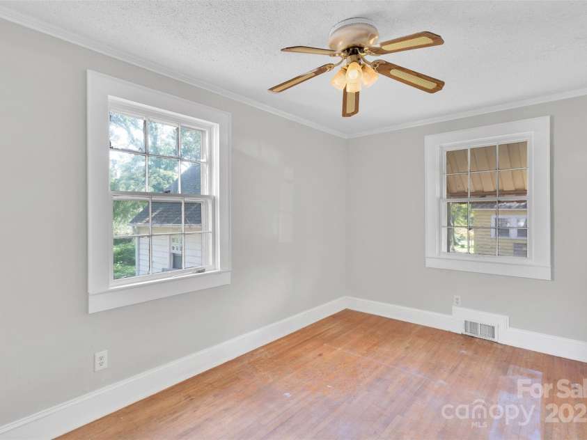 409 Gold Street, Shelby, NC 28150.  MLS# CAR4295460, YatesRealty ID 3481. 