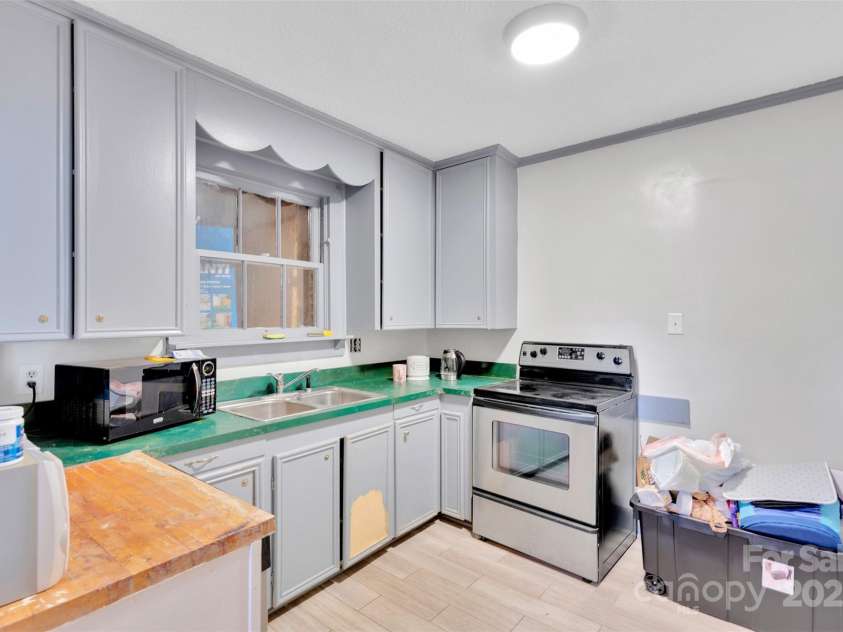 409 Gold Street, Shelby, NC 28150.  MLS# CAR4295460, YatesRealty ID 3481. Kitchen