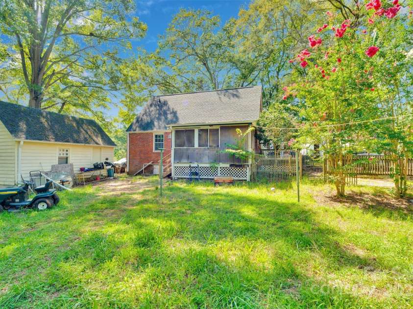 409 Gold Street, Shelby, NC 28150.  MLS# CAR4295460, YatesRealty ID 3481. Screened in porch 